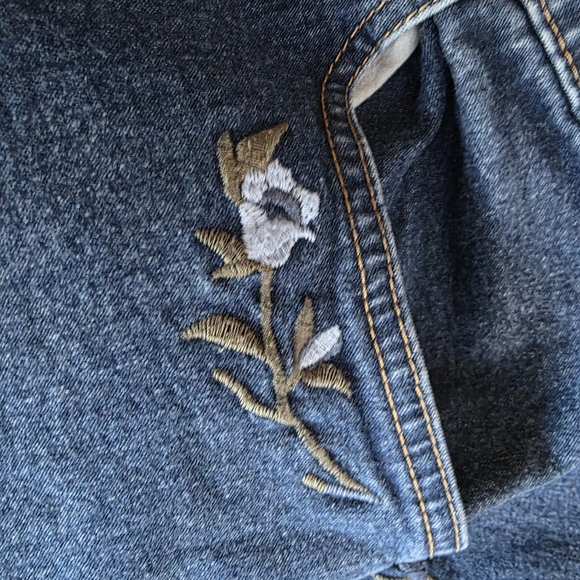 Style & Co. Denim Jeans with Floral Detail - Picture 3 of 4